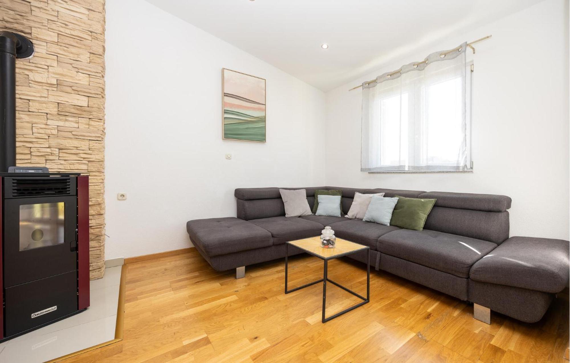Stunning Apartment In Makarska Dış mekan fotoğraf