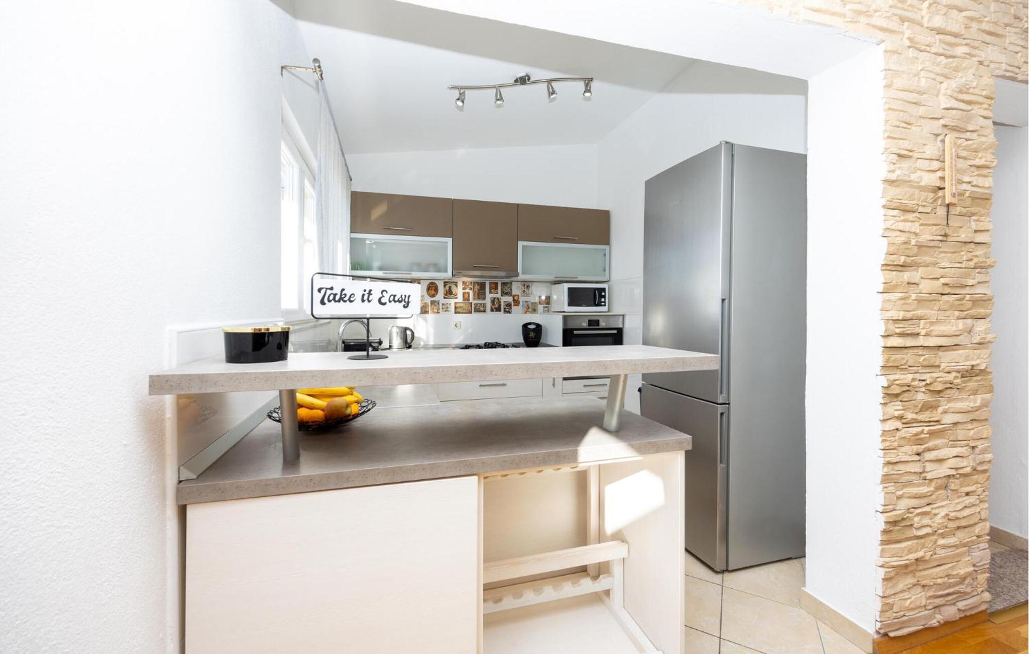 Stunning Apartment In Makarska Dış mekan fotoğraf