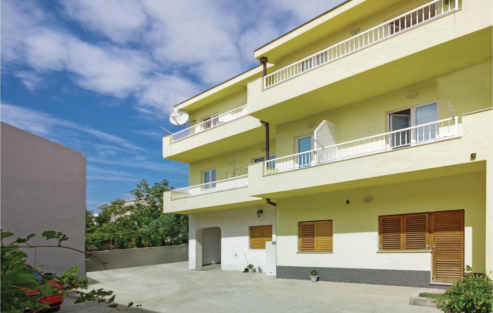 Stunning Apartment In Makarska Dış mekan fotoğraf